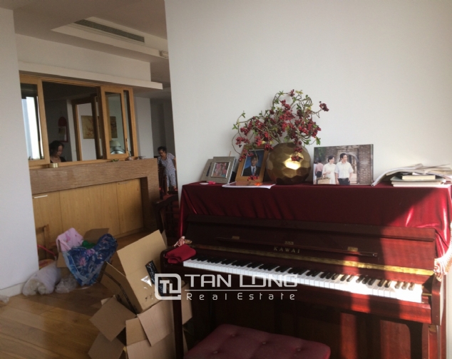 Apartments for rent are super unique design in Xuan Thuy Street, Cau Giay District, Hanoi. 3