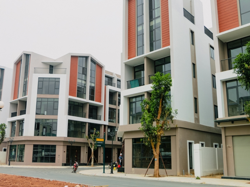 For rent: Corner shophouse at Anh Duong 2, close to sports playground, 145m2, Vinhomes Ocean Park 3 2
