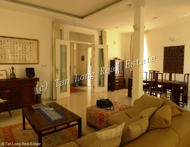 Lakeview 5 bedroom villa with modern design in Dang Thai Mai street for rent 10