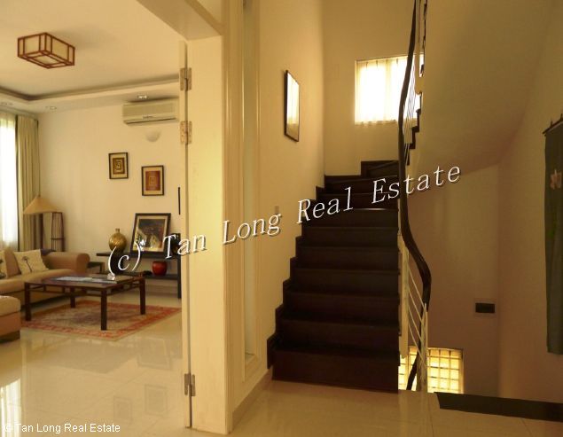 Lakeview 5 bedroom villa with modern design in Dang Thai Mai street for rent 8