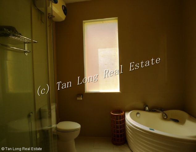 Lakeview 5 bedroom villa with modern design in Dang Thai Mai street for rent 6