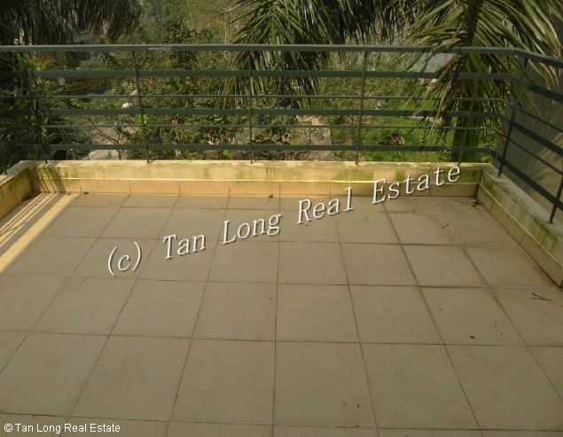 Lakeview 5 bedroom villa with modern design in Dang Thai Mai street for rent 10