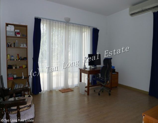 Lakeview 5 bedroom villa with modern design in Dang Thai Mai street for rent 2