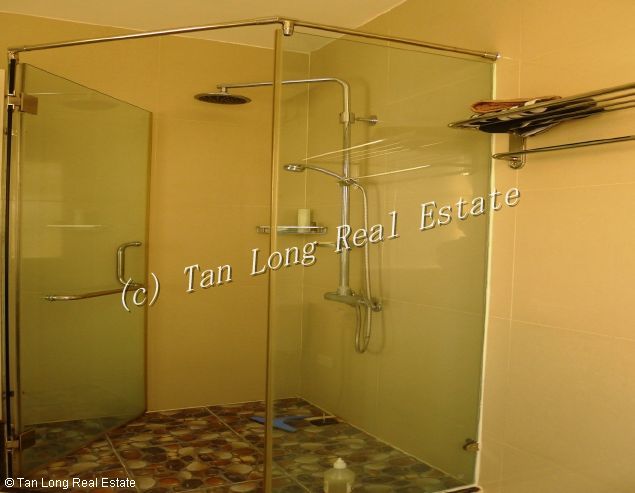 Lakeview 5 bedroom villa with modern design in Dang Thai Mai street for rent 7