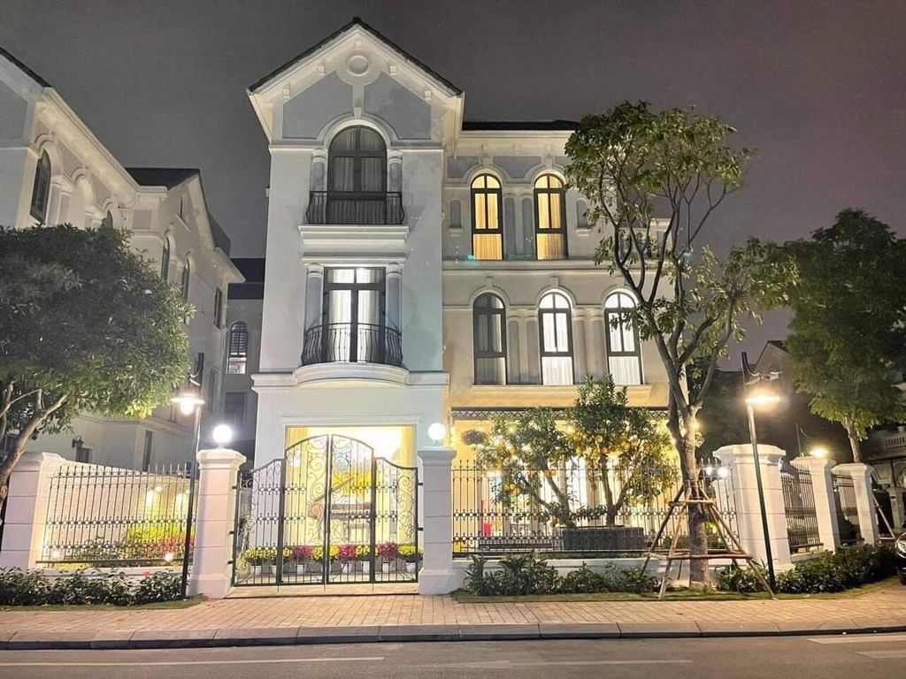 villas for sale in Vinhomes Riverside